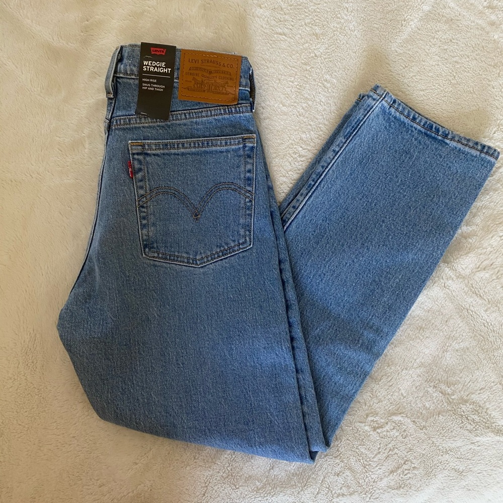 Levi’s wedgie straight denim